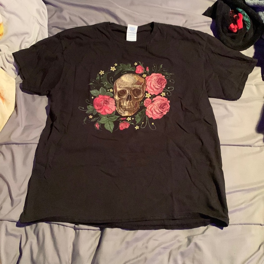 five below skull & flower shirt, size large